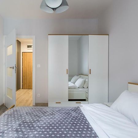 Luksusowy Apartament Przy Targach Poznań Exterior foto