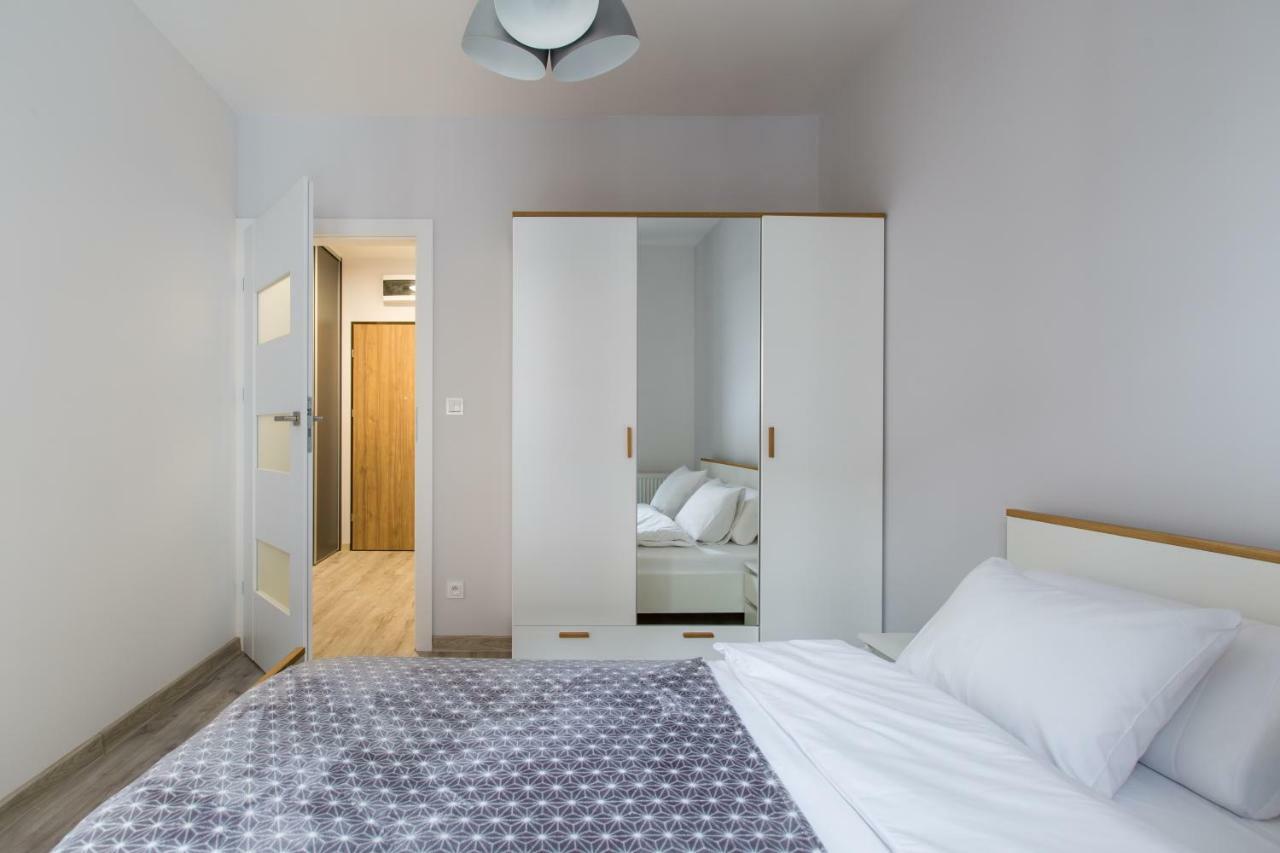 Luksusowy Apartament Przy Targach Poznań Exterior foto